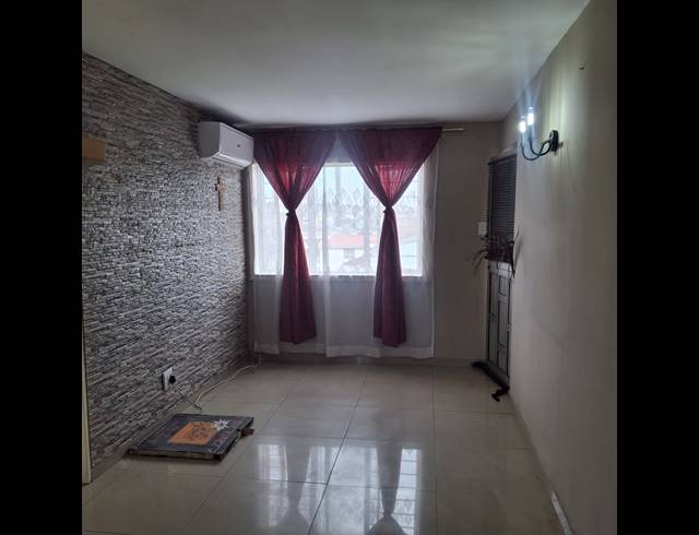 2 BEDROOM FLAT FOR SALE IN AUSTERVILLE